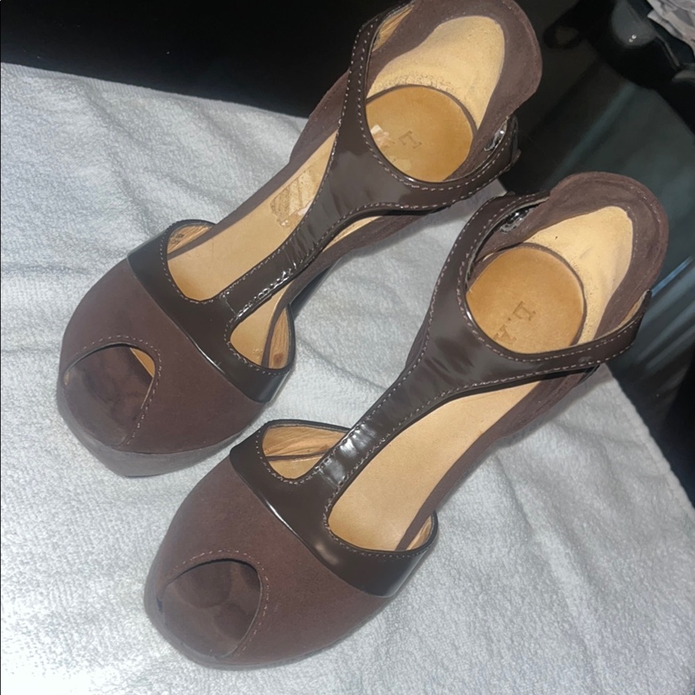 L.A.M.B Brown Suede and leather heels with Mary Jane Strap